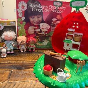 Vintage Strawberry Shortcake Playset